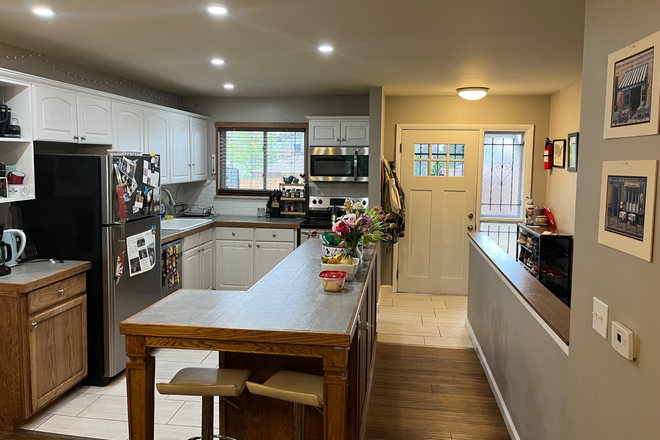 Kitchen / entry - 3 Bedrooms for rent south Denver minutes from DU
