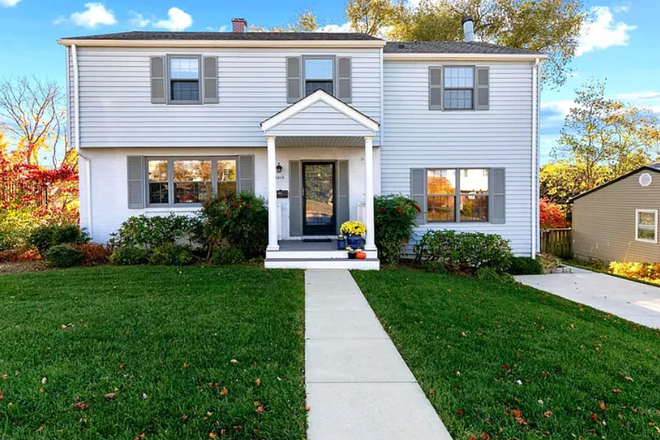front of house - House for 1-2 roommates