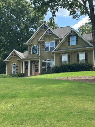 Private home in very nice Lumpkin County Subdivision! - Private Room with Private Bath in Home (5 miles to UNG Dahlonega) - $650 including utilities - 8 min