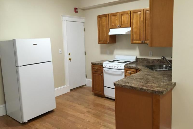 KITCHEN - HUNTINGTON AVE HUGE 4 BED 2 BATH AVAIL SEPTEMBER 1ST Apartments