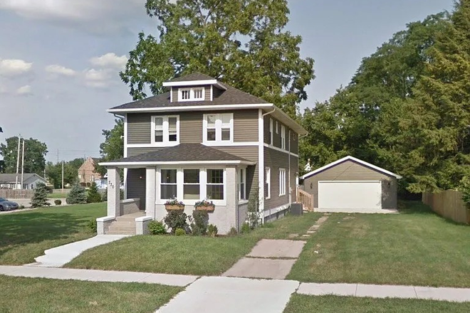 Outside street view - 4 Bedroom House close to campus