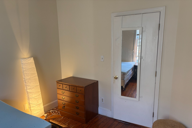 Bedroom - 5 Minute walk to Tufts Apartment with Sunset View Balcony