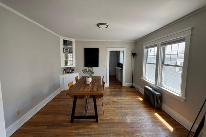 dining room - Three bedroom apartment with in unit washer/dryer in Wayland Square/East Side