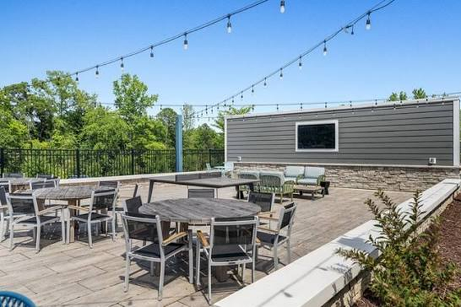 Outdoor grill area - Aspen Heights Apartments