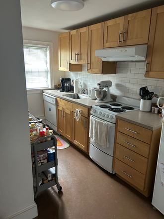 Kitchen - HUH July sublet close to campus