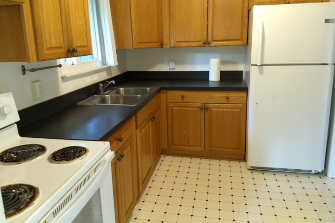 kitchen area - Walk to Campus/Grocery/Cafe, Year 2026-2027, Free Parking/Laundry Apartments