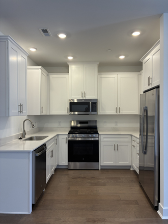 Kitchen - 2BR thome-Leona Stewart Ln-Pennington