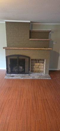 Livingroom - 3 Bedroom home on the 105 bypass and close to Appal-Cart