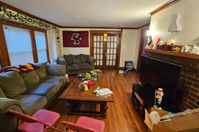 Living Space - Gerald Rd 3 Bed! Apartments