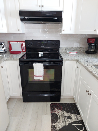 Kitchen - Available for a group of4! 4 Bedroom home in Bonnet Shores!