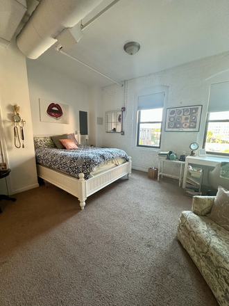 n/a - South end loft apartment, 10 minute walk from campus, tropical foods, daily table