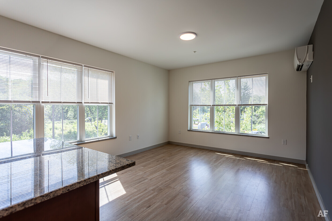 Living Room - 70 University Drive - 1BR, 2BR, 3BR & Studios Apartments