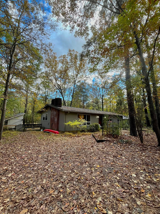 Outside of house - Peaceful 3 bd 2ba home by MLK Jr Park