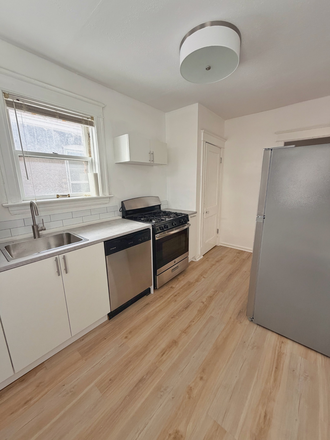 Kitchen - 724 Heman #1 Apartments