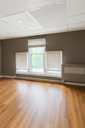 Large 3rd floor bedrooms - 4/5 Bedroom / 2 Bathroom  - $550 per bedroom -  8 blocks to UST Duplex