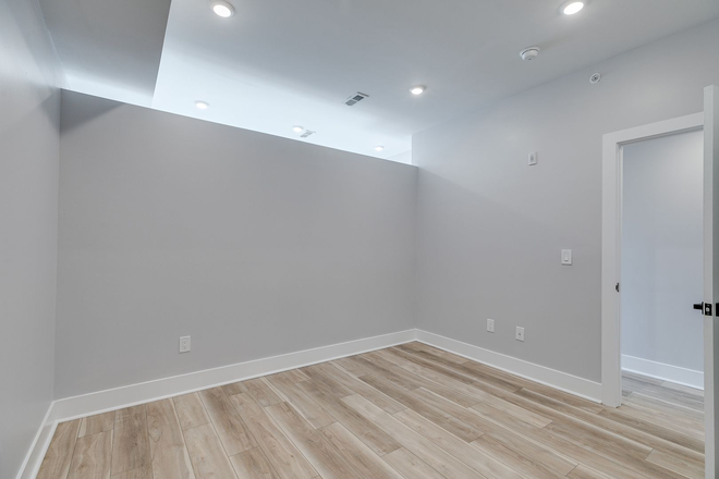bedroom - 813 N 40th Unit 6