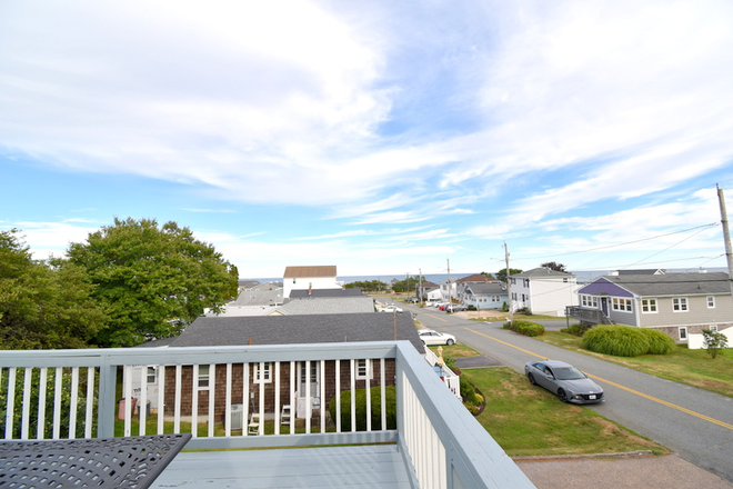 Top deck - 23 Angell Road House