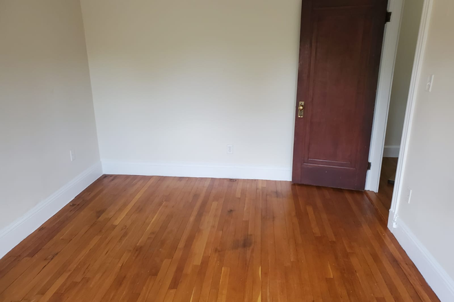 Bedroom - BOYLSTON ST STUDIO MOVE IN ASAP NO FEE Apartments
