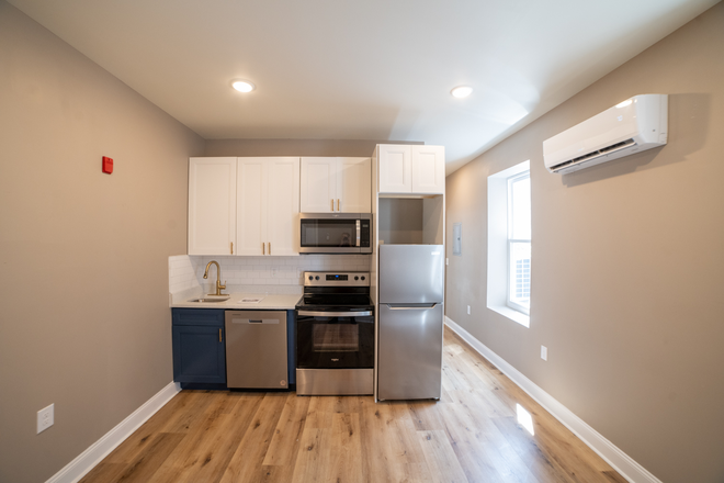 Kitchen - Gorgeous 1 Bed 1 Bath A Block From Campus With ROOF DECK
