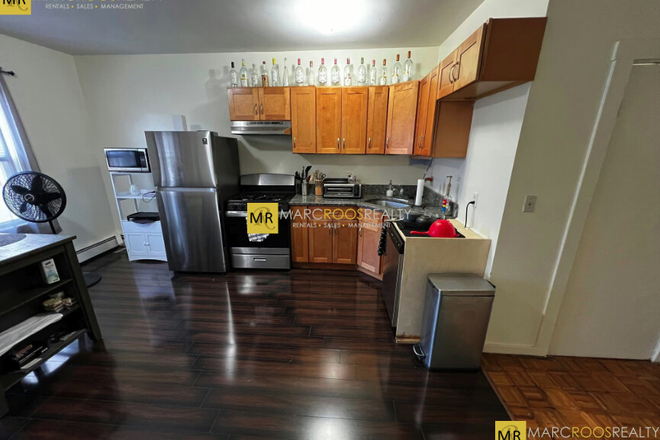 x - Tremont St 3 Bed Mission Hill Apartments