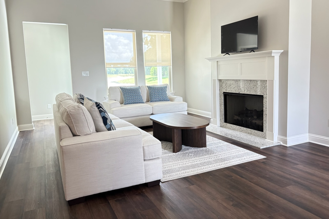 Living room - 2 Rooms Available for Rent at Atwater Reserve