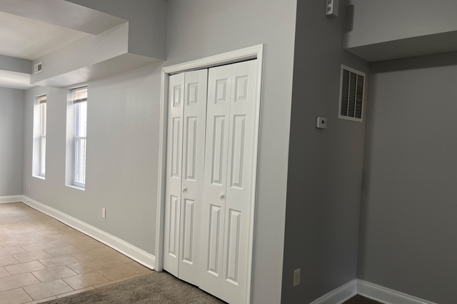 Multiple Closets - 1 bedroom/ 1 bath apartment rental