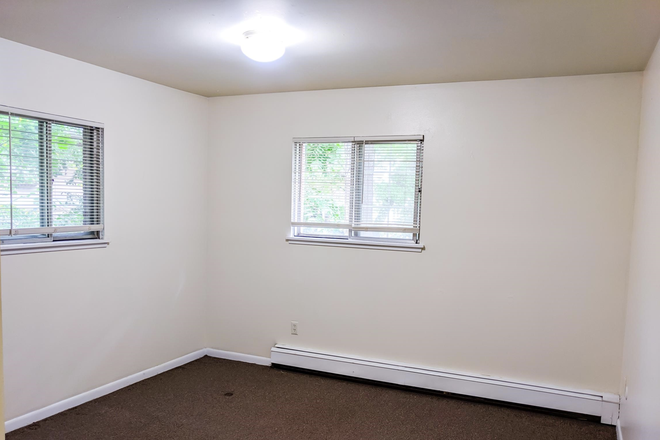 Bedroom - 513 Hillcrest Apartments
