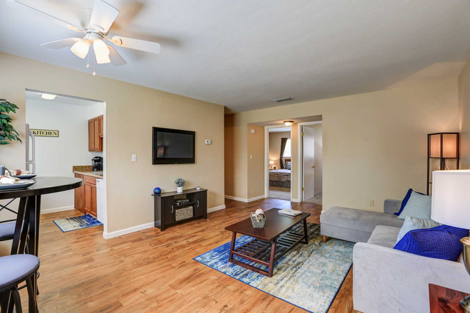 Model ample living room - Absolute BEST 2-bed apartment in beautiful and safe community