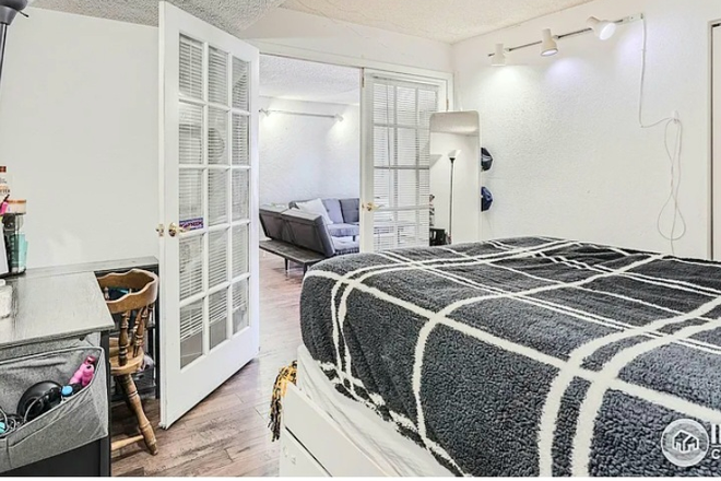 bedroom - 1 shared room in Spanish Towers