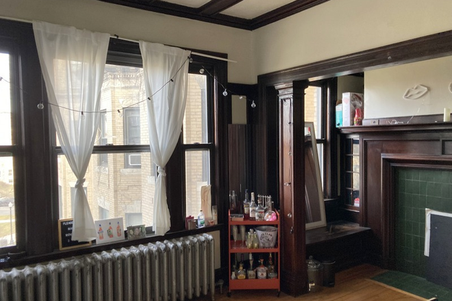 Living room - 4 Bed Available 9/1/26! *CONTACT NOAH 603-470-8181 Apartments