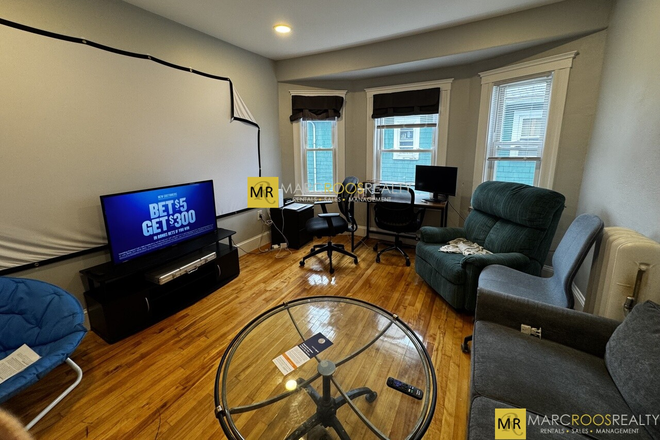 Call NOW for showings! 617-236-8600 - FREDERICK AVE - *NO FEE* 5BR/1BA CLOSE TO TUFTS FOR *6/1/2026* W/ LNDRY IN BLDNG, PRKNG, OUTDR SPACE