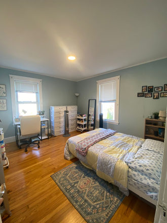 Bedroom - Tufts Spring Sublet - 5 min walk from campus (Rent Negotiable) House