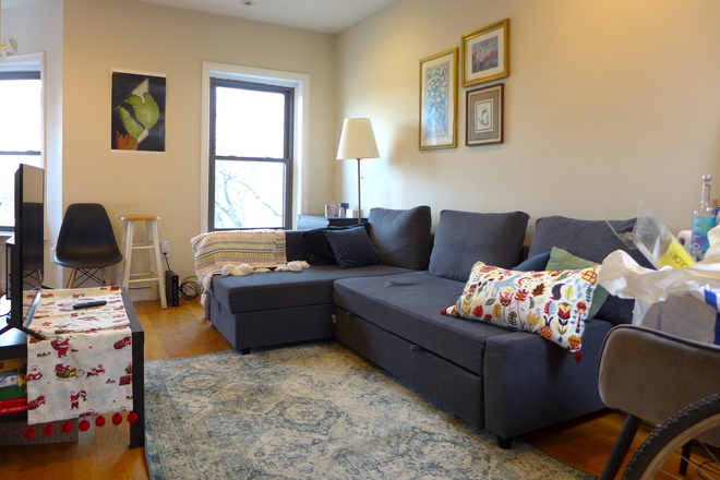 bostonrealtyonline.com - Beautiful Three Bedroom One Bath Next to Northeastern Apartments