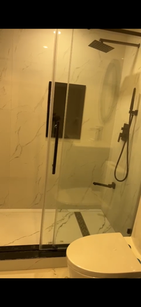 full shared bathroom - 2 Available Bedrooms in Furnished Townhouse Near UTM, Shopping & Transit