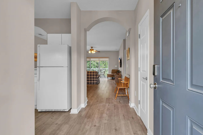Entryway - Private & peaceful 2 bed/2 bath condo in a gated community w/ pools & beach access (Barefoot Resort)
