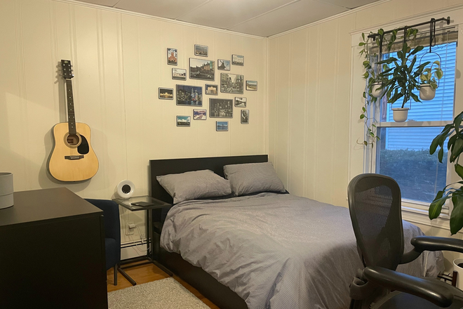 Available on 9/1. - Room in 3 bed 2 bath Apt