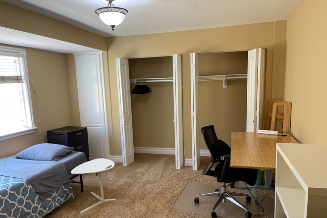 Private room in nice Irvine neighborhood - Master bedroom with private bathroom and shower in Woodbridge, Irvine single family home