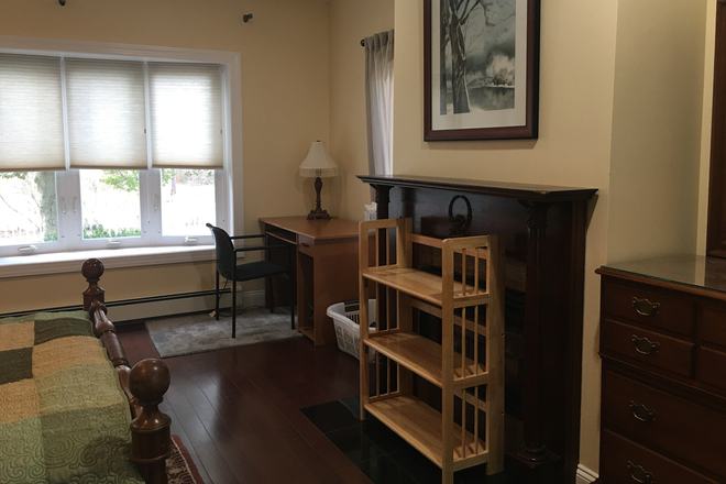 Bedroom - Furnished room in home for PU affiliate-Millstone Rd-Princeton Junction