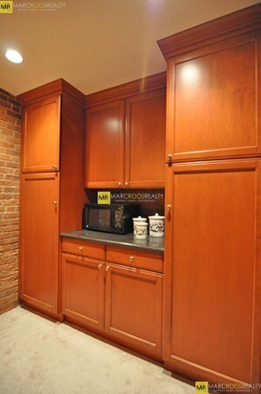 Call NOW for showings! 617-236-8600 - GAINSBOROUGH ST - RENOVATED 2BR/1BA AVAIL *9/1/2026* W/ IN UNIT LNDRY, HW INC, DECK, DW, EXP BRICK! Condo