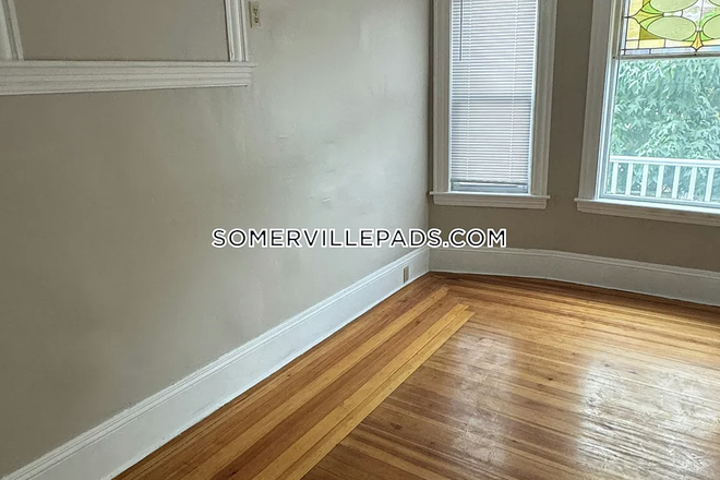 Bedroom - Practically on Campus Room For Rent! Apartments