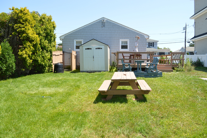 Exterior - 67 Chestnut Ave House