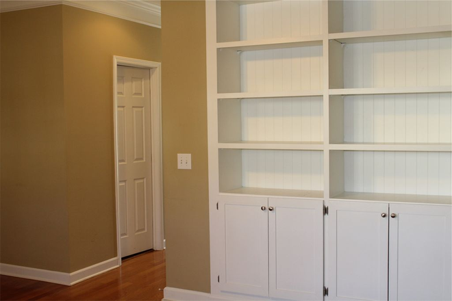 Built-in shelves/cabinets - 2 BR 2.5 BA Townhouse with gym/pool near 8th Ave/12 South for Spring 2026