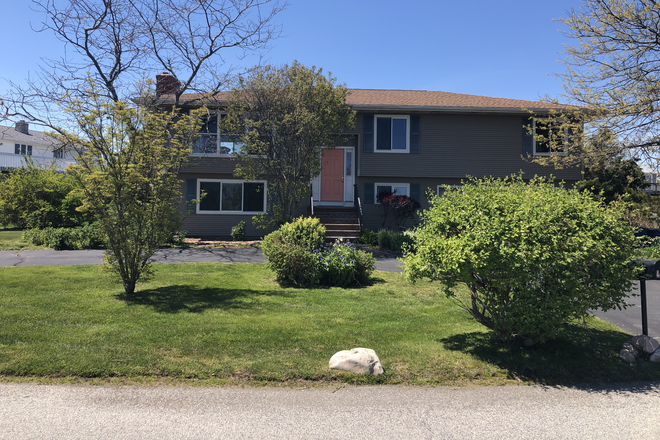 The house! - EASTWARD LOOK - 5 Bed, 2.5 Baths, Furnished, Updated,  Spacious and Clean House