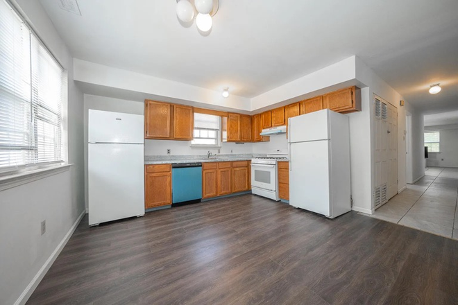 kitchen - 4-Bed 3-Bath Student House Close to Jefferson University East Falls campus and DUCOM