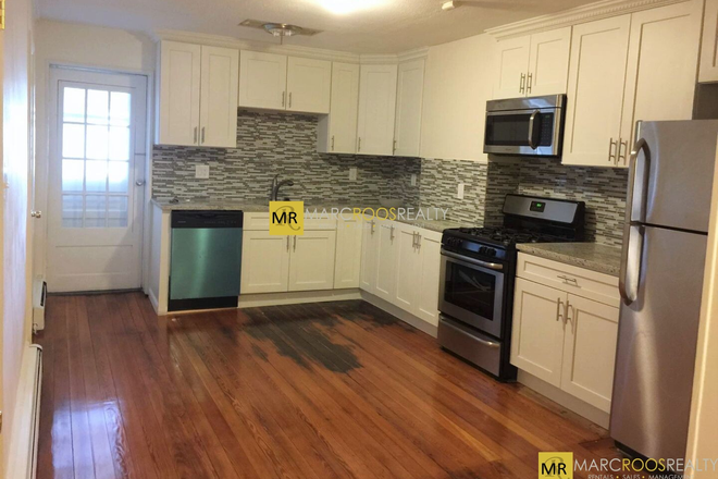 Call NOW for showings! 617-236-8600 - FRANKFORT ST - *HALF FEE* 2BR/1BA IN JEFFRIES POINT NEAR MBTA *9/1/2025* W/ H&HW INC, LNDRY IN BLDNG Apartments