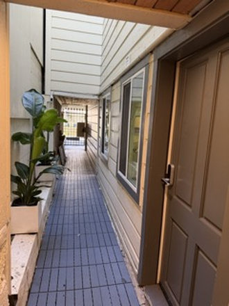 Hallway - Bright Sunny Rooms 1 Block from Campus Apartments