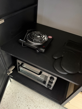 Airfryer/Hot plate - Private Cottage - Utilities Included Apartments