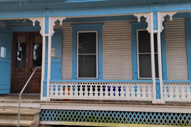 Outside View - The Victorian Farmhouse on Doyle Lane