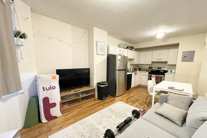 Living Room and Kitchen - 2 bed 1 bath in amazing location for amazing price!! Apartments