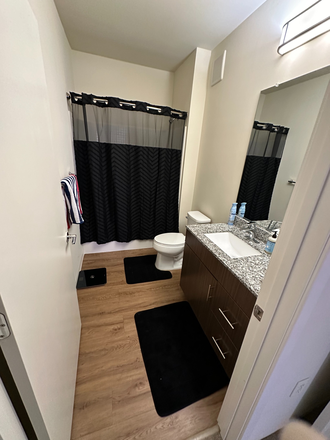 Bathroom - Terrapin Row Apartment, Close to campus